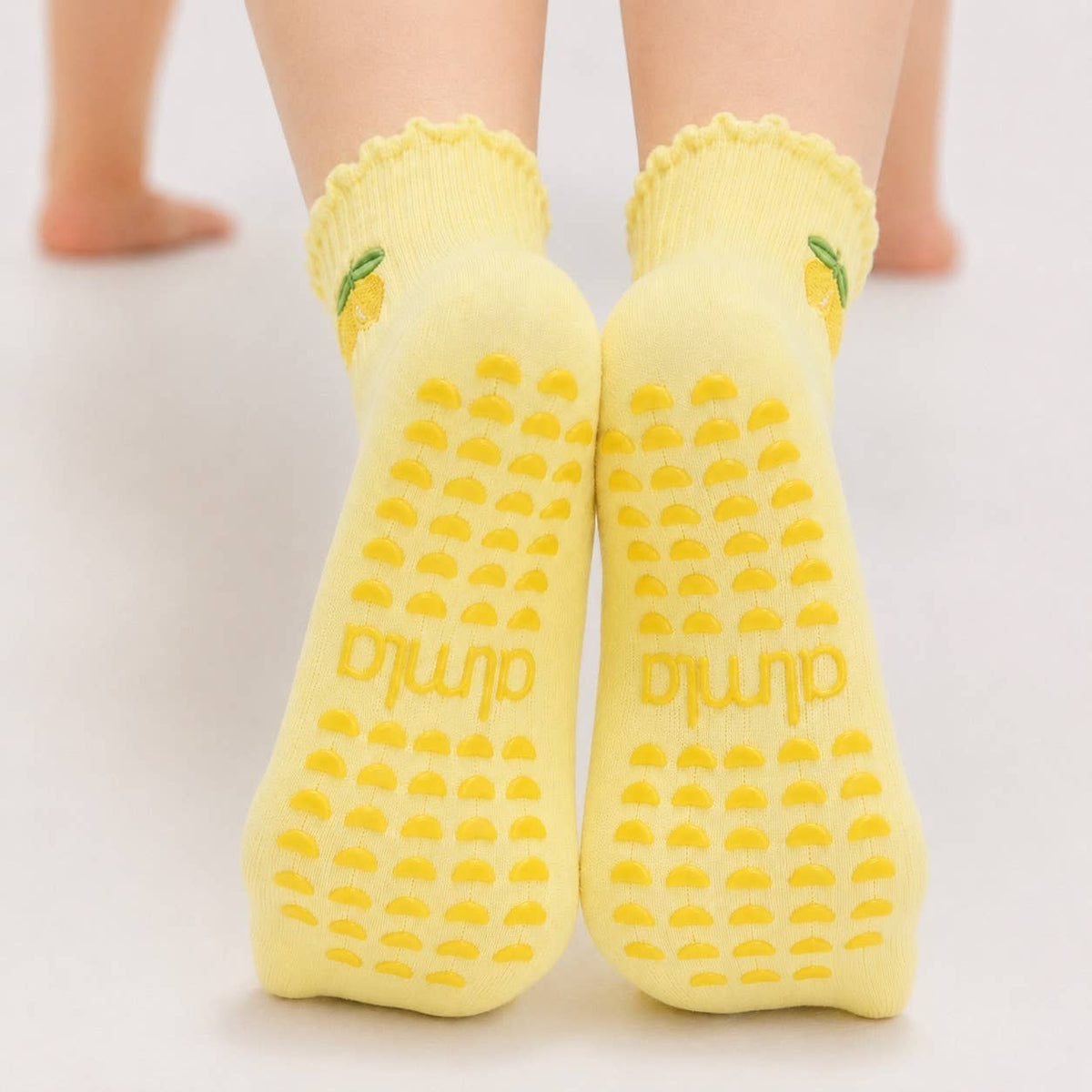 Yellow Lemon Embroidered Scalloped Pilates Grip Socks: One Size