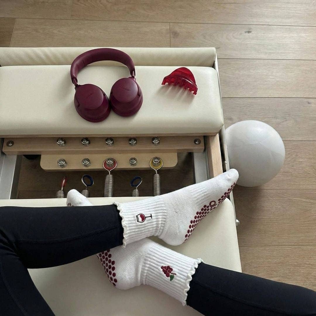 Red Wine & Grape Double Embroidery Pilates Ruffle Grip Socks