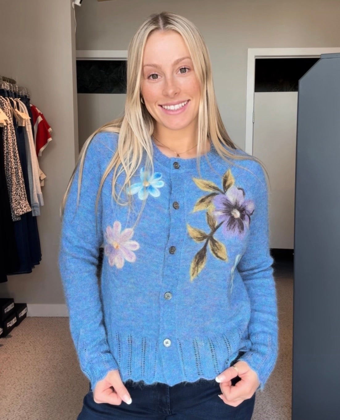 Scallops Edges Cardigan with Flower Motif