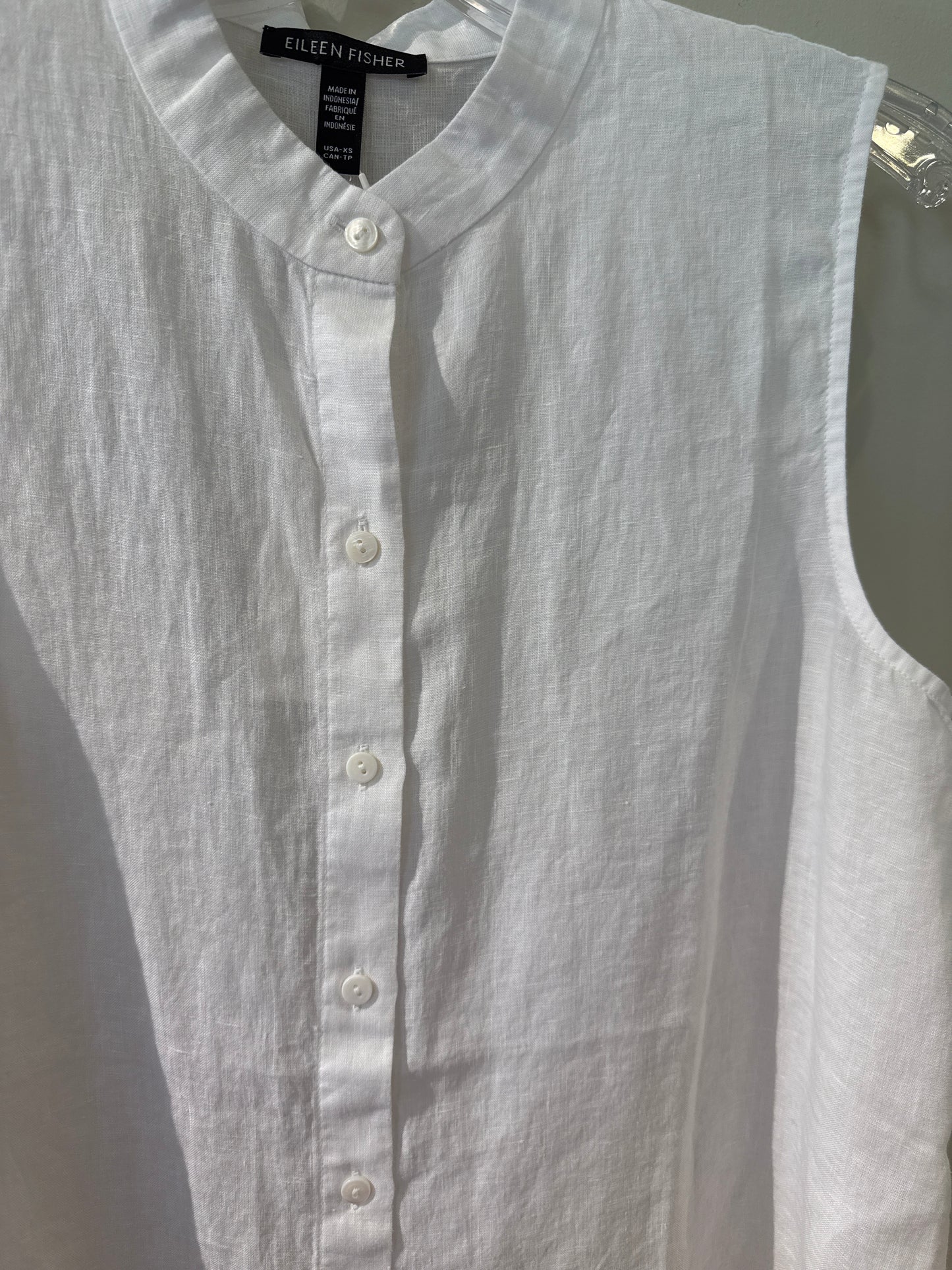 Mandarin Collar Sleeveless Shirt